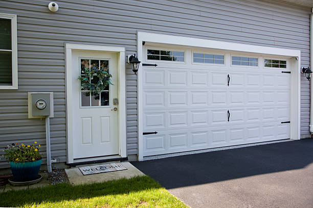 24/7 Emergency Garage Door Panel Replacement experts in Broadwater County County, MT